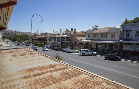 Criterion Hotel Gundagai - Holiday Byron Bay 1