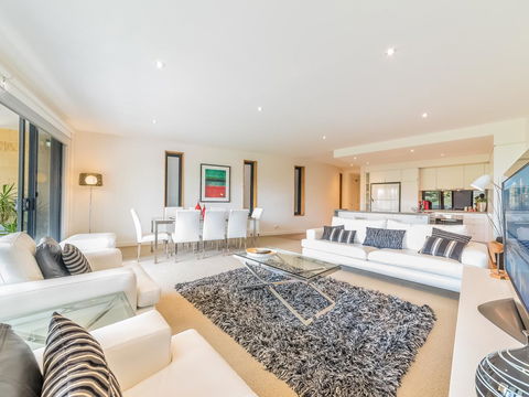 Cscape 3brm Apartment With A View - Holiday Byron Bay 2