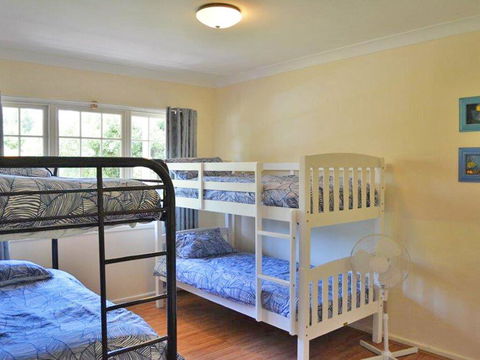 Cuddles Cottage' 4 Christmas Bush Avenue - Pet Friendly Holiday House Near Dutchies - Holiday Byron Bay 2