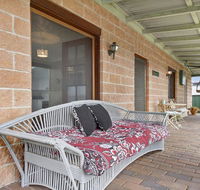Cudgee - quaint cottage with separate cabin - Holiday Byron Bay