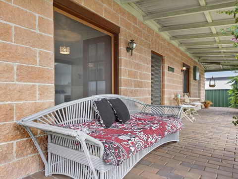 Cudgee - Quaint Cottage With Separate Cabin - Holiday Byron Bay 0
