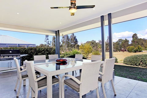 Cypress Point Lodge - Holiday Byron Bay 1