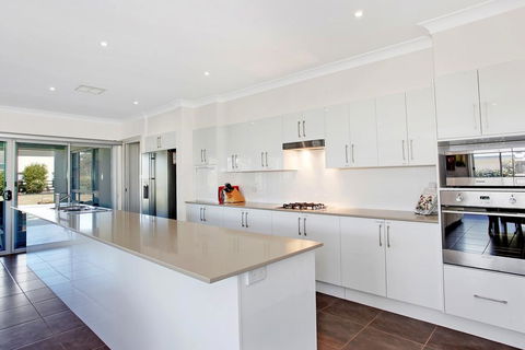 Cypress Point Lodge - Holiday Byron Bay 3