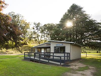 Dargo River Inn - Holiday Byron Bay 0