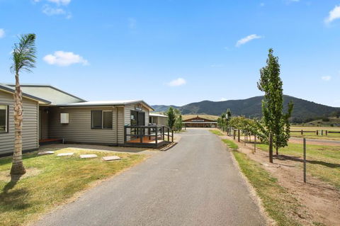 Dargo River Inn - Holiday Byron Bay 1