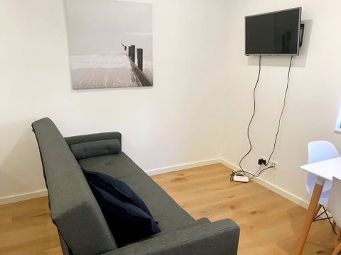 Darling Harbour And Fish Market: Brand New Studio - Holiday Byron Bay 3