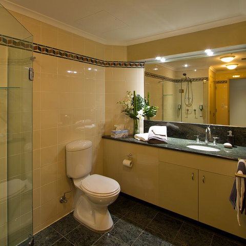 Darling Harbour Getaway - Holiday Byron Bay 3