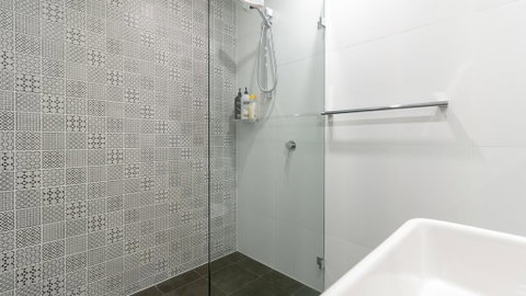 Darling Harbour Luxury Service Apartment - Holiday Byron Bay 2