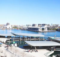 Darling harbour Waterview Luxury Apartment - Holiday Byron Bay