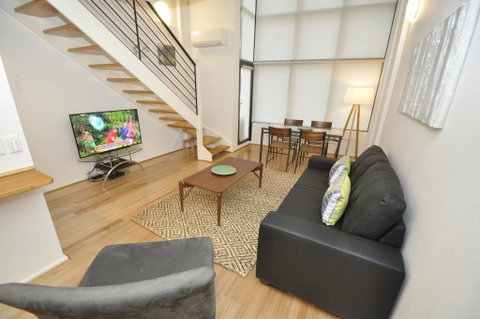Darlinghurst Fully Self Contained Modern 1 Bed Apartment (POP) - Holiday Byron Bay 2