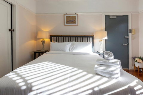 DARLINGHURST STUDIO // SHARED ROOFTOP SPACE - Holiday Byron Bay 3