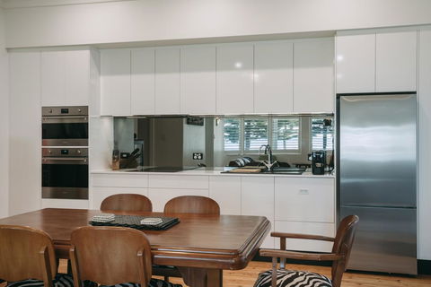 Deco Beach Luxury Apartments - Holiday Byron Bay 3