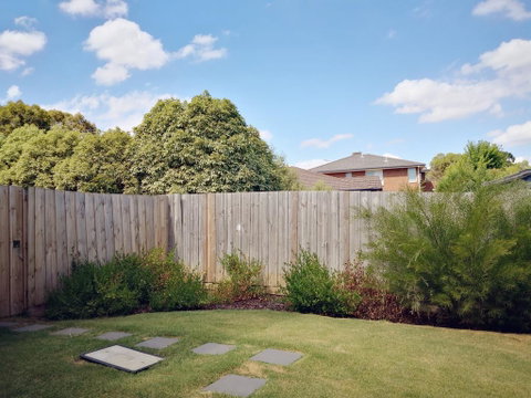 Delicate And Peaceful Bundoora Townhouse 20-R3 - Holiday Byron Bay 1