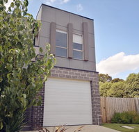 Delicate and Peaceful Bundoora Townhouse 7-R4 - Holiday Byron Bay
