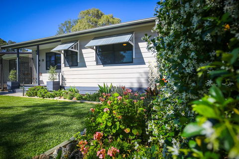 Dell-Lee Cottage - Holiday Byron Bay 0