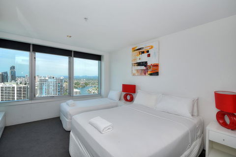 Deluxe Private Apartment In Surfers Paradise - Holiday Byron Bay 1