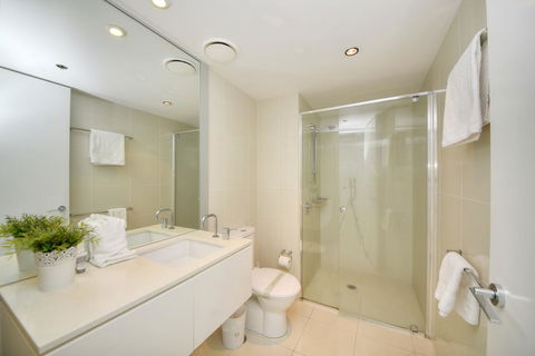 Deluxe Private Apartment In Surfers Paradise - Holiday Byron Bay 0