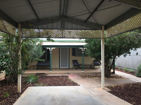 Desert Flower Cottages On Wolfram St - Holiday Byron Bay 2