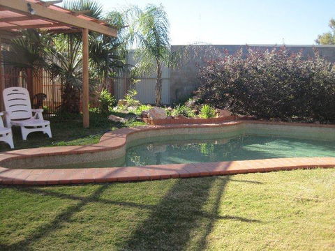 Desert Rose Inn Alice Springs - Holiday Byron Bay 2