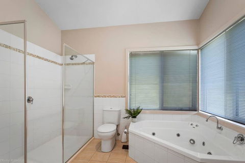 DRIFTWOOD VILLA - Free Wifi, Walk To Beach - Holiday Byron Bay 2