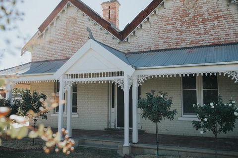Dubuque Bed And Breakfast - Holiday Byron Bay 0