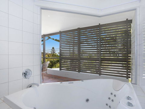 EAST COAST ESCAPES - Lighthouse Studio - Holiday Byron Bay 2