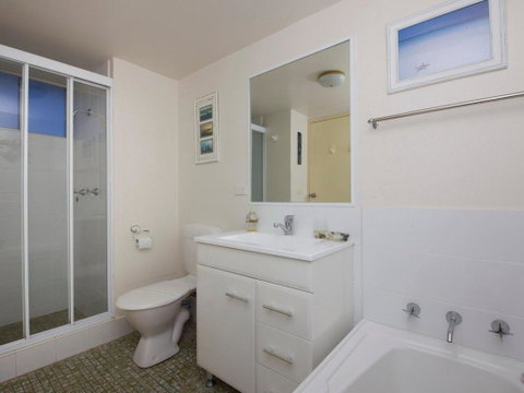 Ebbtide 20 - Holiday Byron Bay 1