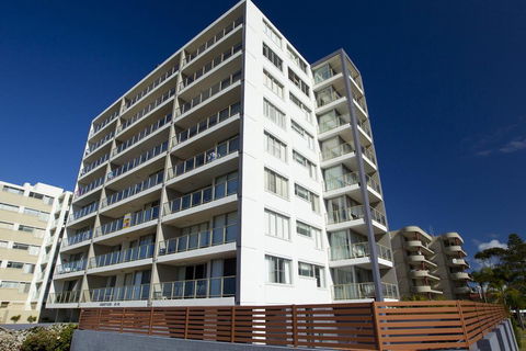 Ebbtide Unit 5 / 2-6 North Street - Holiday Byron Bay 0