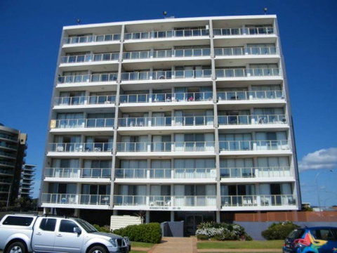 Ebbtide, Unit 33, 2-6 North Street - Holiday Byron Bay 1