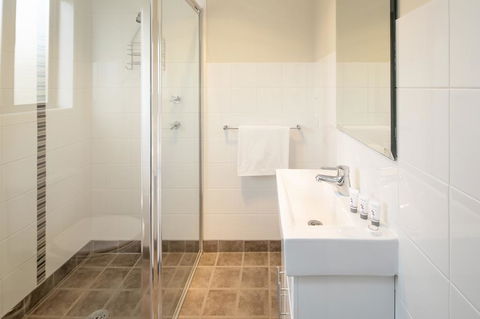 Eclipse 5- Spacious Townhouse - Holiday Byron Bay 2