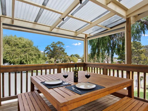 EdAn Beachhouse - 21 Laronde - Holiday Byron Bay 0