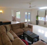 Edge Hill Clean  Green Cairns 7 Minutes from the Airport 7 Minutes to Cairns CBD  Reef Fleet Terminal - Holiday Byron Bay
