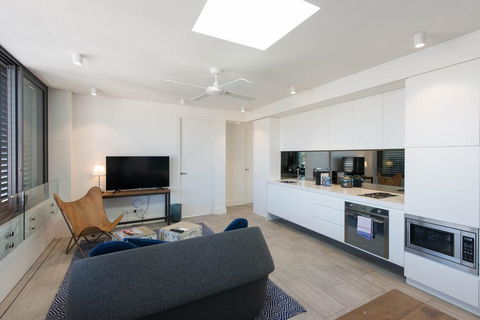 EIGHT TWO NINE TWO IV: BONDI BEACH - Holiday Byron Bay 1