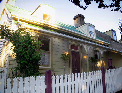 Ellie's Place On City Park - Holiday Byron Bay 0
