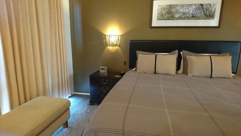 ELM Riverside Accommodation - Merrijig - Holiday Byron Bay 3