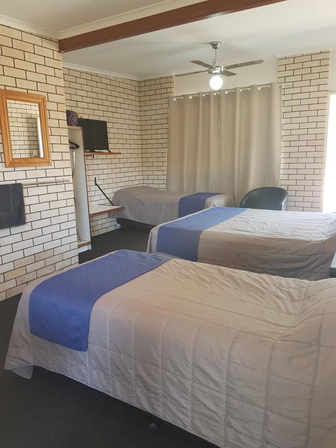 Emerald Tower Motor Inn - Holiday Byron Bay 3