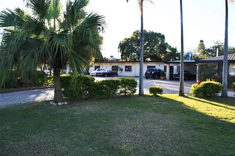 Emerald Tower Motor Inn - Holiday Byron Bay 1