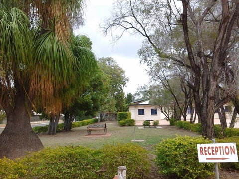 Emerald Tower Motor Inn - Holiday Byron Bay 2