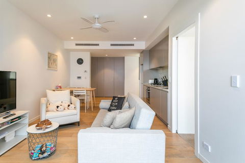 ENCORE IV: Bondi Junction - Holiday Byron Bay 0
