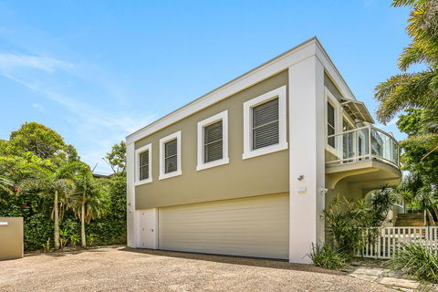 Enjoy The Views, Sunshine Beach - Holiday Byron Bay 0