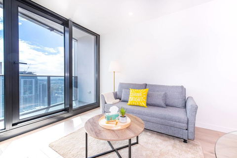 EQ Tower Luxury 1 Bedroom Central Melbourne - Holiday Byron Bay 2