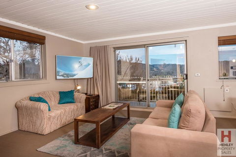 Erulisse-Spacious Townhouse With Magical Lake Views - Holiday Byron Bay 0