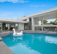 Essence of Broadbeach - Holiday Byron Bay