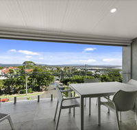 Exquisite Penthouse with views to Laguna Bay - Unit 3 Taralla 18 Edgar Bennett Avenue - Holiday Byron Bay