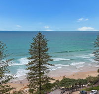FABULOUS BEACHFRONT POSITION - Holiday Byron Bay
