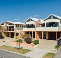 Fischer Torquay by Gold Star Stays - Holiday Byron Bay