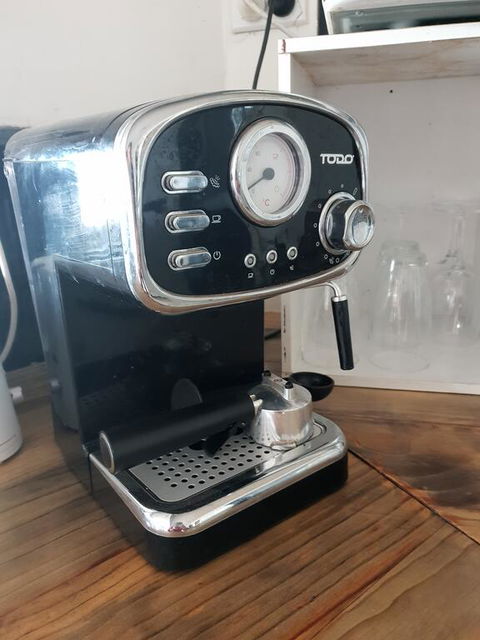 Fossickers Den Dugout Accommodation - Holiday Byron Bay 2