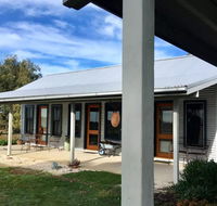 French Island Cottage - Holiday Byron Bay