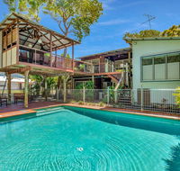 Gecko's Rest - Rainbow Shores Executive Beach House Pet Friendly Pool Wi-fi - Holiday Byron Bay