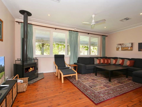 Glandore Estate Vineyard Homestead Onsite Cellar Door + Walk To Restaurants Incl EXP - Holiday Byron Bay 3